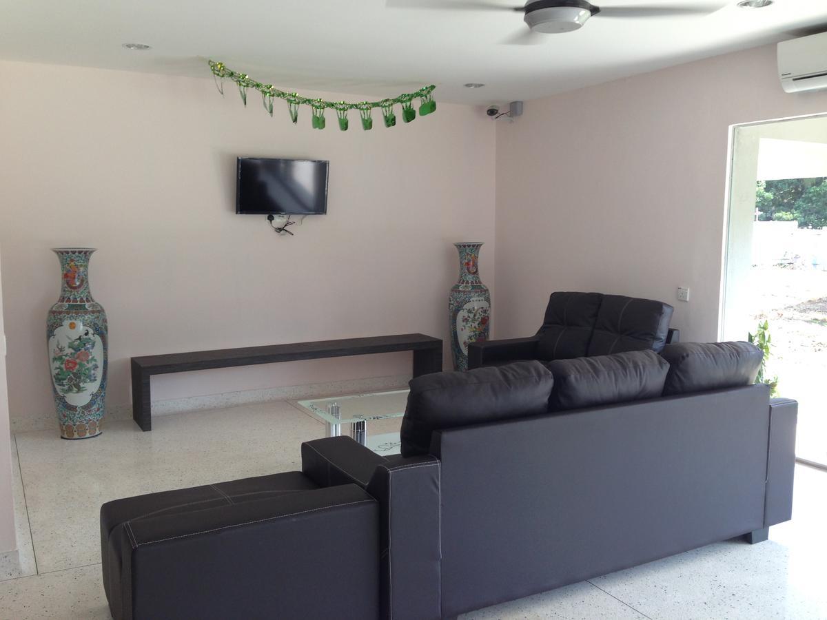 First Guest House Куантан Екстериор снимка