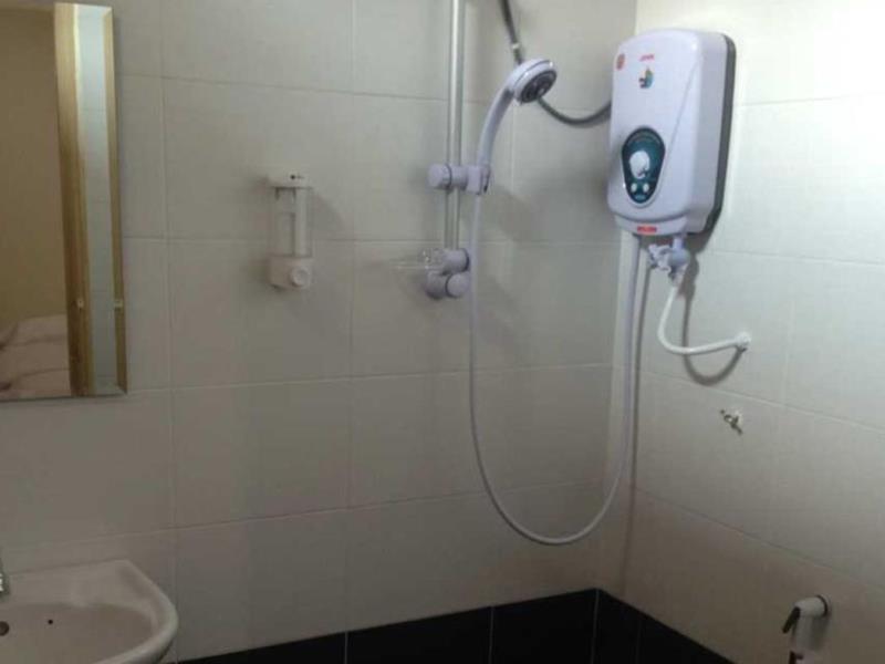 First Guest House Куантан Екстериор снимка